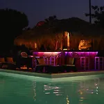 Royal Club - Aqua Poolside Bliss Manolas