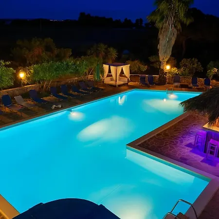 Royal Club - Aqua Poolside Bliss Hotel