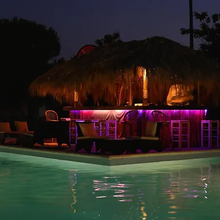 Royal Club - Aqua Poolside Bliss Manolas